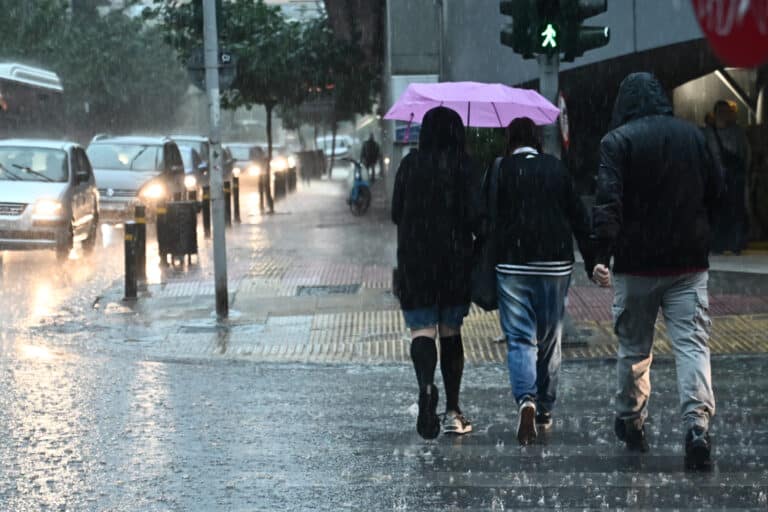 Σοβαρά προβλήματα από την κακοκαιρία σε Αρκαδία και Αιτωλοακαρνανία: Εγκλωβισμοί και ζημιές σε πολλές περιοχές 