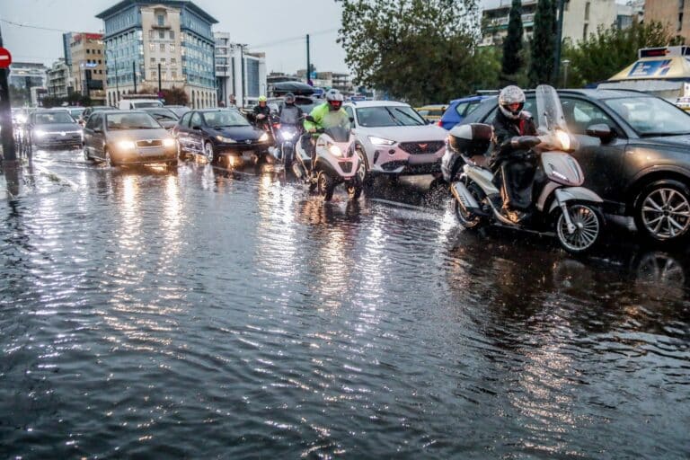 Κακοκαιρία Adel: Προβλήματα στην Αττική από τις καταιγίδες, καθυστερήσεις στο «Ελ. Βενιζέλος» – Πώς θα κινηθούν τα φαινόμενα