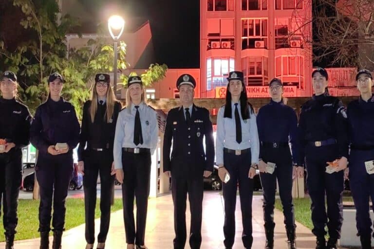 Το κτίριο της Διεύθυνσης Αστυνομίας Κορινθίας φωταγωγήθηκε πορτοκαλί για την Ημέρα Εξάλειψης της Βίας κατά των Γυναικών (βίντεο)