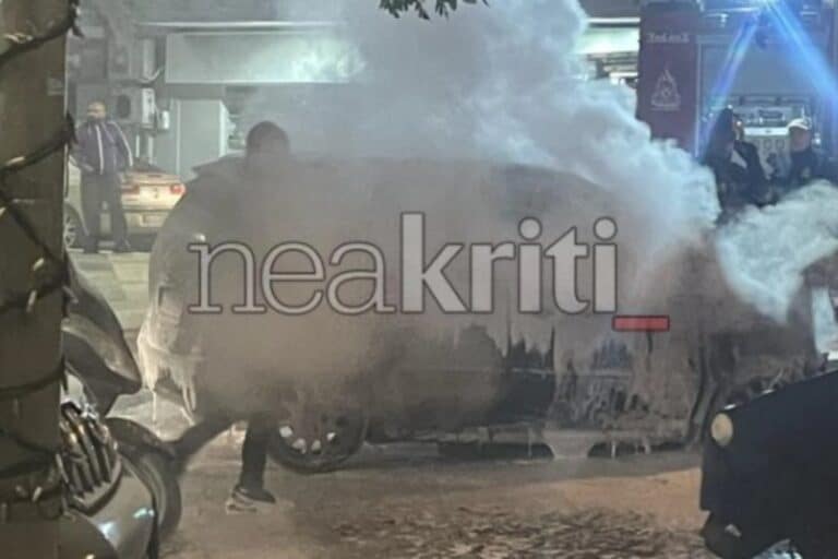 Ηράκλειο: Αυτοκίνητο τυλίχτηκε στις φλόγες τα μεσάνυχτα – Μεγάλη κινητοποίηση της Πυροσβεστικής (βίντεο)