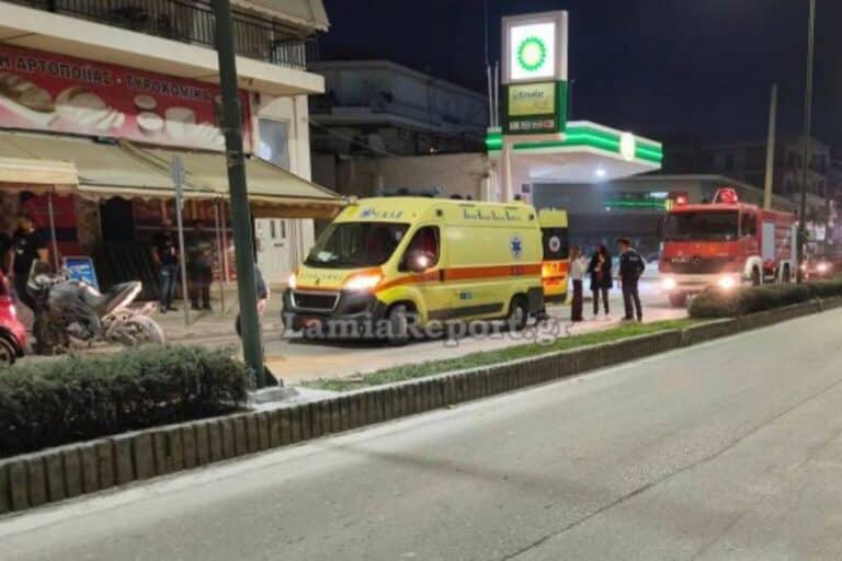 Τροχαίο στη Λαμία: Μηχανή προσπάθησε να αποφύγει πεζή, έπεσε πάνω σε αυτοκίνητο και άρπαξε φωτιά