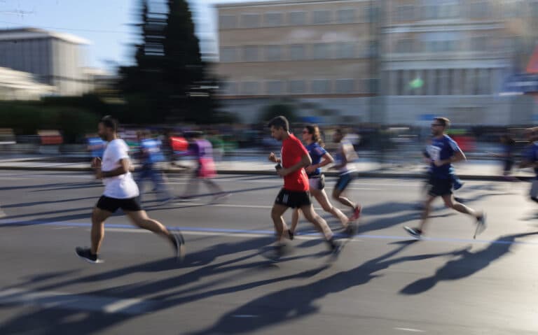 Αυθεντικός Μαραθώνιος Αθήνας 2025: Ποιοι δρόμοι είναι κλειστοί σήμερα