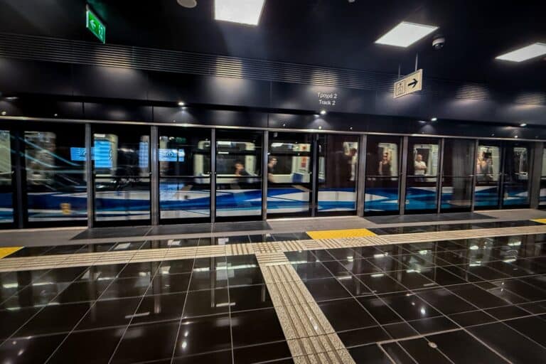 Το Μετρό Θεσσαλονίκης κλείνει για ένα μήνα – Πώς θα μετακινούνται οι επιβάτες