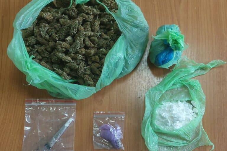Αγρίνιο: Αστυνομικοί τσάκωσαν άνδρα για διακίνηση ναρκωτικών – Κατασχέθηκαν ποσότητες κάνναβης και κοκαΐνης