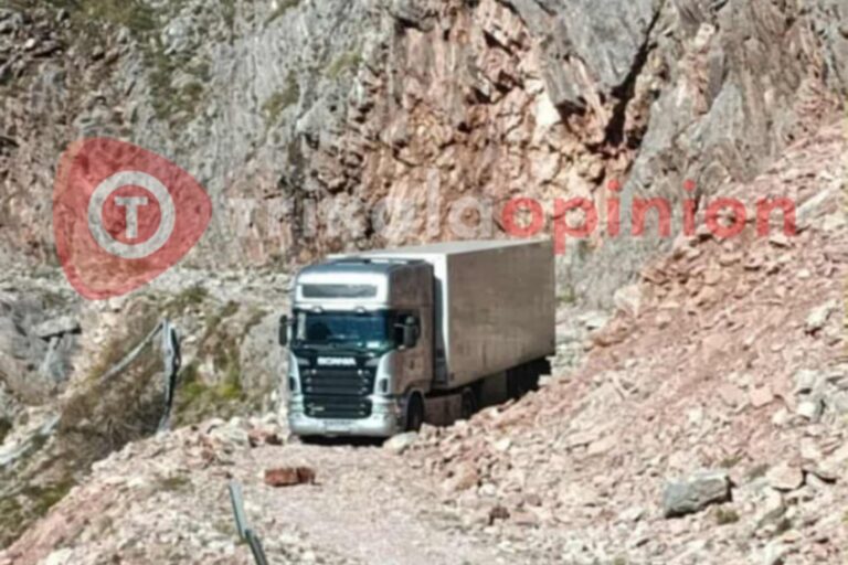 Τρίκαλα: Νταλίκα εγκλωβίστηκε μετά από λανθασμένες οδηγίες του GPS – Ολονύχτια περιπέτεια για τον οδηγό