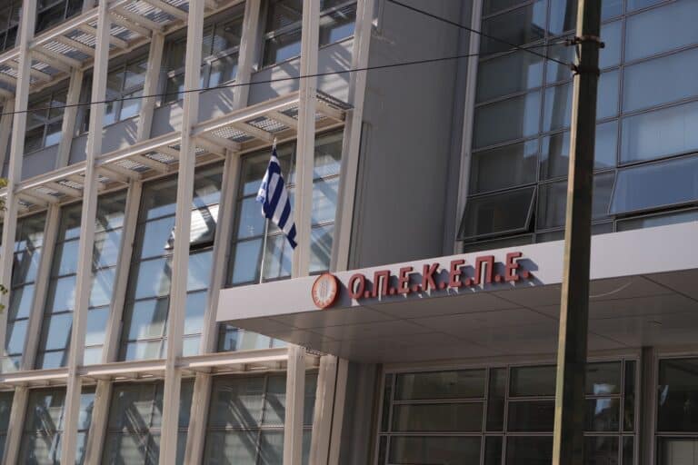 ΟΠΕΚΕΠΕ: «Θα καταρρεύσει το κατηγορητήριο» δηλώνουν οι δικηγόροι των συλληφθέντων
