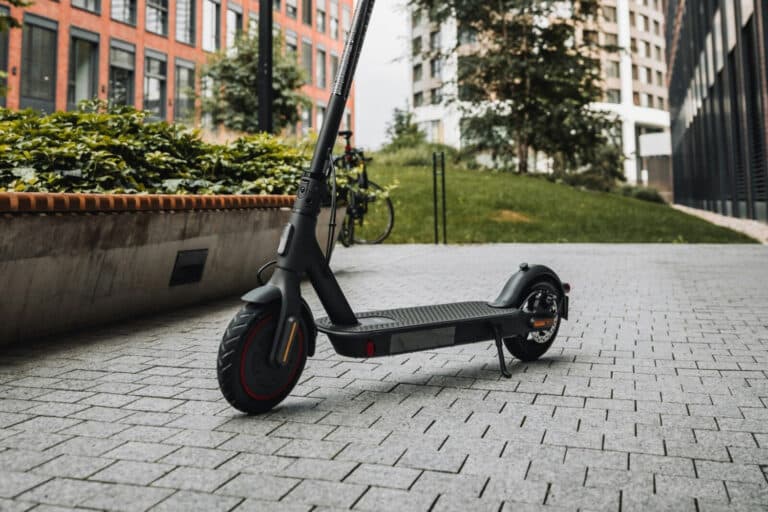 Θεσσαλονίκη: Εντοπίστηκε 40χρονος που κυκλοφορούσε με πατίνι και είχε πάνω του χάπια ecstasy και κοκαΐνη