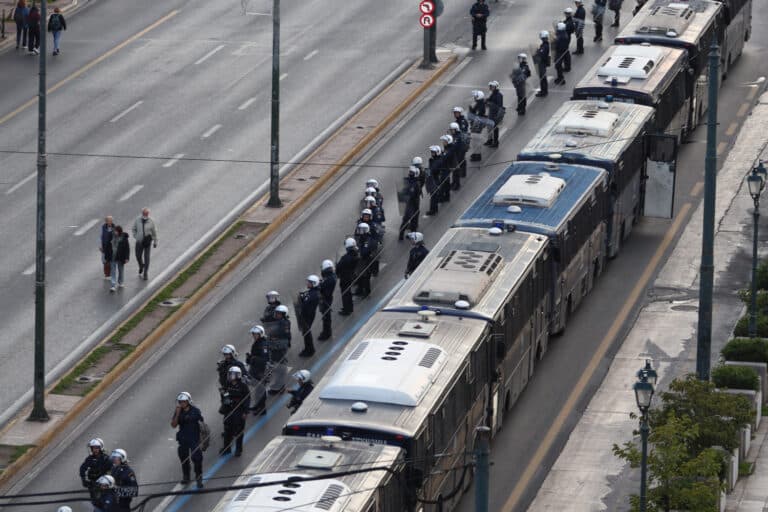 ΠΑΣΟΚ: «Απίστευτο και όμως αληθινό, η ΕΛ.ΑΣ. προσήγαγε προληπτικά τον γραμματέα της ΠΑΣΠ Παντείου ενώ μετέφερε καρέκλες»