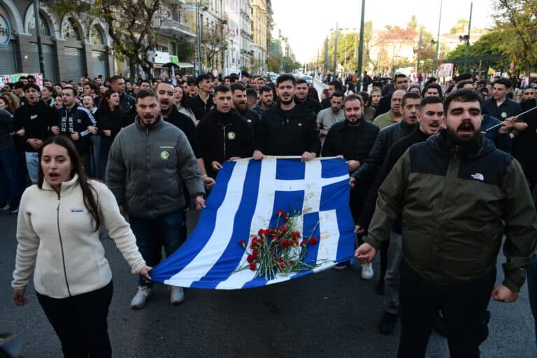 Επέτειος Πολυτεχνείου: Σε εξέλιξη βρίσκεται η πορεία – Προσήχθησαν 43 άτομα, 11 οι συλλήψεις