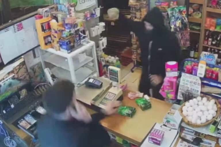 Ρόδος: Δικογραφία σε βάρος 21χρονου που λήστεψε μίνι μάρκετ υπό την απειλή μαχαιριού (βίντεο)