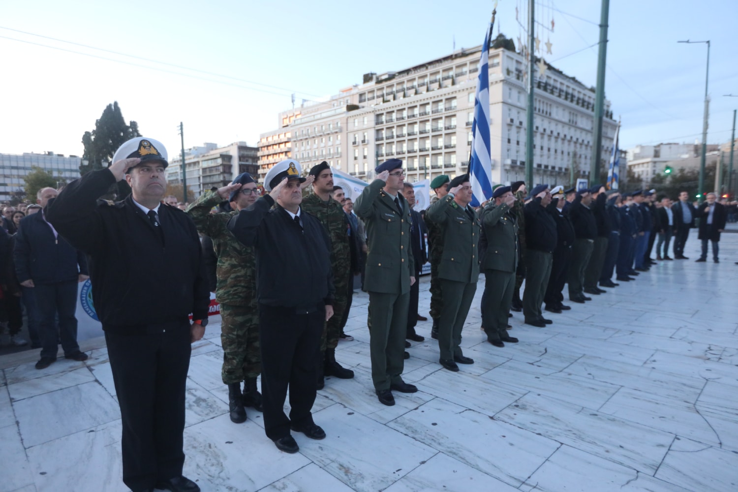 stratiwtikoi 29 11 4