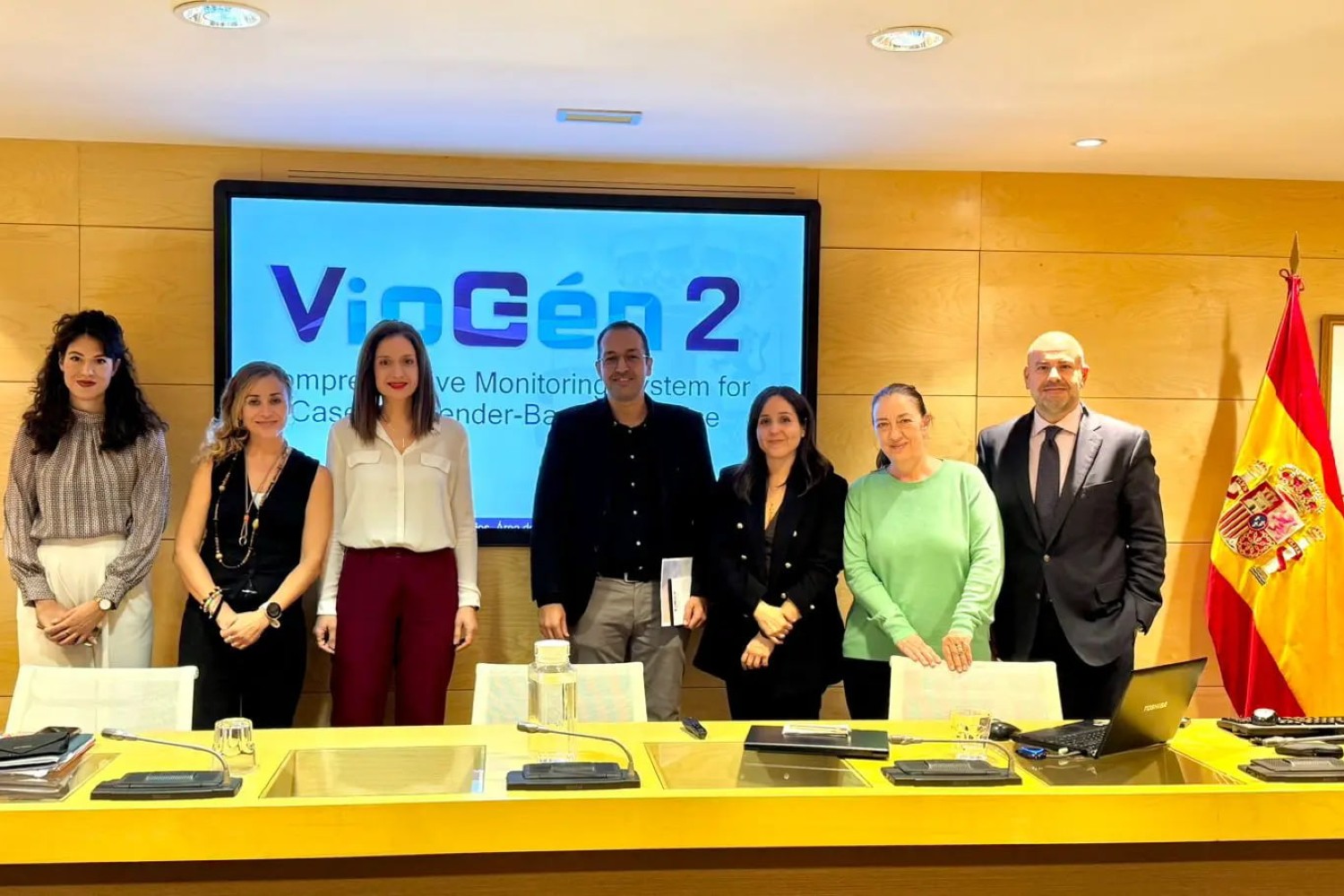 synantisi elas 18 11 2025