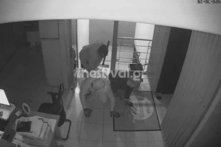 Θεσσαλονίκη: Υπό κράτηση οι τέσσερις της σπείρας διαρρηκτών – Βίντεο από τη δράση τους με κλοπές χρηματοκιβωτίων 