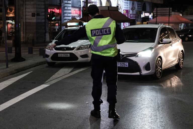 Θεσσαλονίκη: Συνελήφθησαν δύο γυναίκες που οδηγούσαν μεθυσμένες και ενεπλάκησαν σε τροχαία