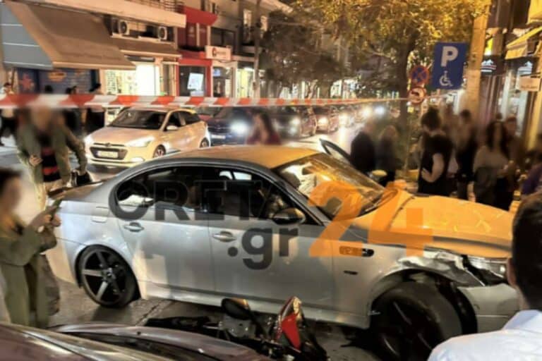 Χάος στο κέντρο του Ηρακλείου: ΙΧ έκανε επικίνδυνους ελιγμούς, ξέφυγε από την πορεία του και «καρφώθηκε» σε σταθμευμένα οχήματα (βίντεο)