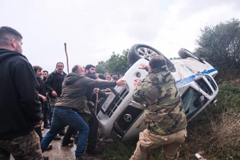 Κρήτη: Ταυτοποιήθηκαν οι αγρότες για τα επεισόδια στα Χανιά – Παραπέμπονται για εγκληματική οργάνωση (εικόνες & βίντεο)