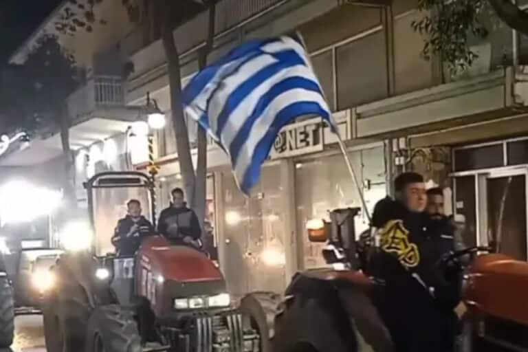 Πύργος: Αγρότες έκαναν πορεία με τρακτέρ στο κέντρο της πόλης