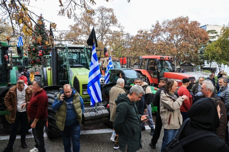 Οι αγρότες στη Θεσσαλονίκη εξετάζουν να μπλοκάρουν το αεροδρόμιο «Μακεδονία» (βίντεο)