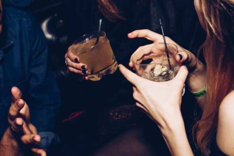 Αχαΐα: Στο νοσοκομείο δύο ανήλικοι λόγω μέθης – Συνελήφθησαν οι γονείς