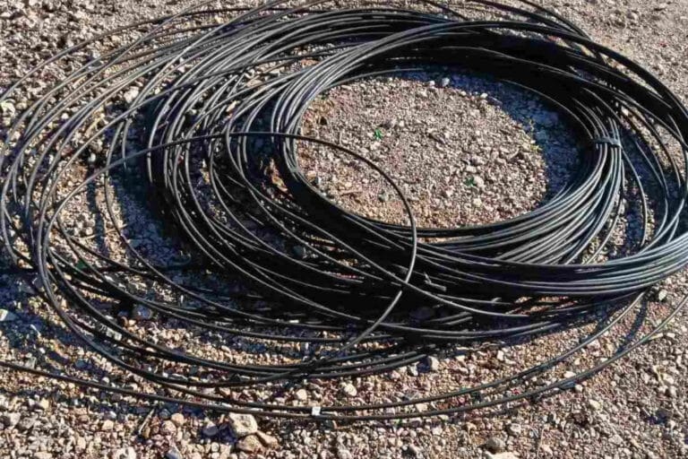 Συνελήφθησαν επτά άτομα σε ειδική επιχείρηση στον Ασπρόπυργο: Βρέθηκαν όπλα, κλεμμένα αντικείμενα και εκατοντάδες μέτρα καλωδίων (βίντεο)