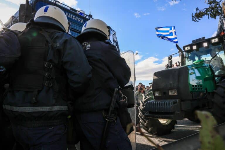 Χρυσοχοΐδης σε αγρότες: «Τελωνεία και λιμάνια δεν μπορούν να καταλαμβάνονται από κανέναν – Όποιος το κάνει θα έχει συνέπειες» (βίντεο)