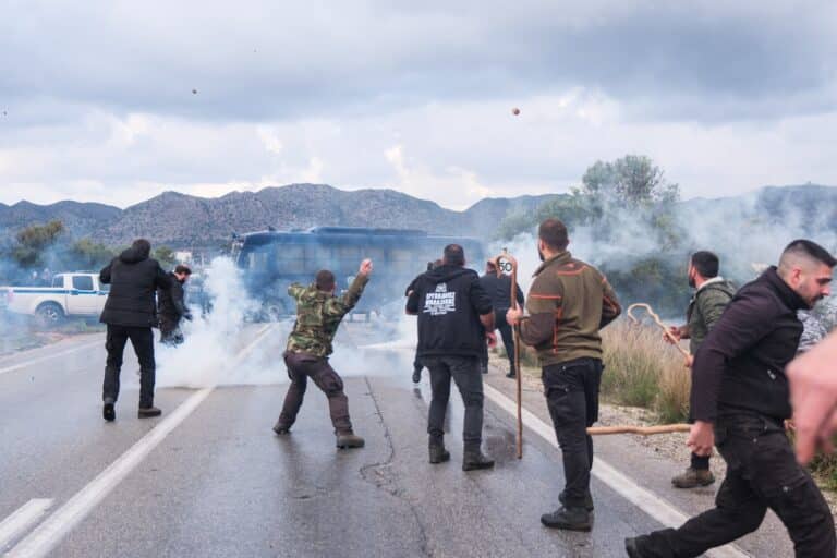 Αγροτικές κινητοποιήσεις: Ταυτοποιήθηκαν 200 άτομα για τα επεισόδια στην Κρήτη – Οι 25 είχαν βεβαρημένο παρελθόν (βίντεο)