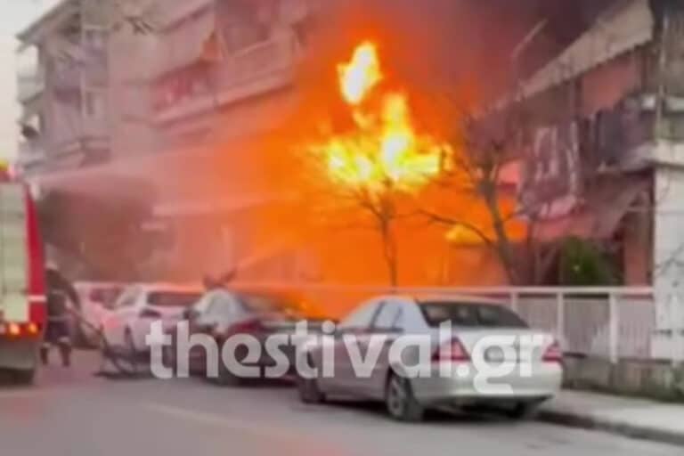 Θεσσαλονίκη: Μεγάλη φωτιά σε διαμέρισμα – Κινητοποιήθηκε άμεσα η Πυροσβεστική (βίντεο)
