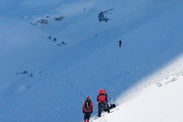 Φωκίδα: Σήμερα η ιατροδικαστική εξέταση των σορών – Τι είπε ο διοικητής της 7ης ΕΜΑΚ για τη δυσκολία της ανάσυρσης των ορειβατών