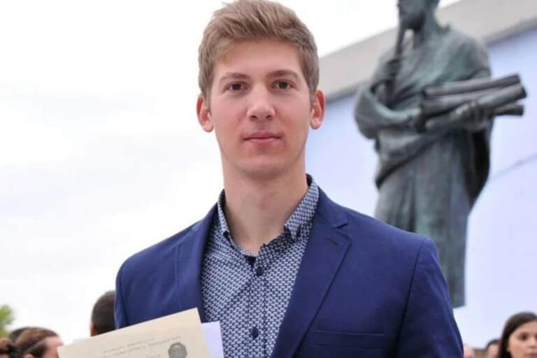 Εντείνονται οι έρευνες για τον αγνοούμενο γιατρό στην Κρήτη – Επί ποδός 16 εθελοντές με σκυλιά και drones για τον 33χρονο