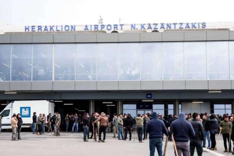 Αγροτικά μπλόκα στο Ηράκλειο ακύρωσαν PET-SCAN σε ασθενείς του ΠΑΓΝΗ — Δεν έφτασε το ραδιοφαρμακό