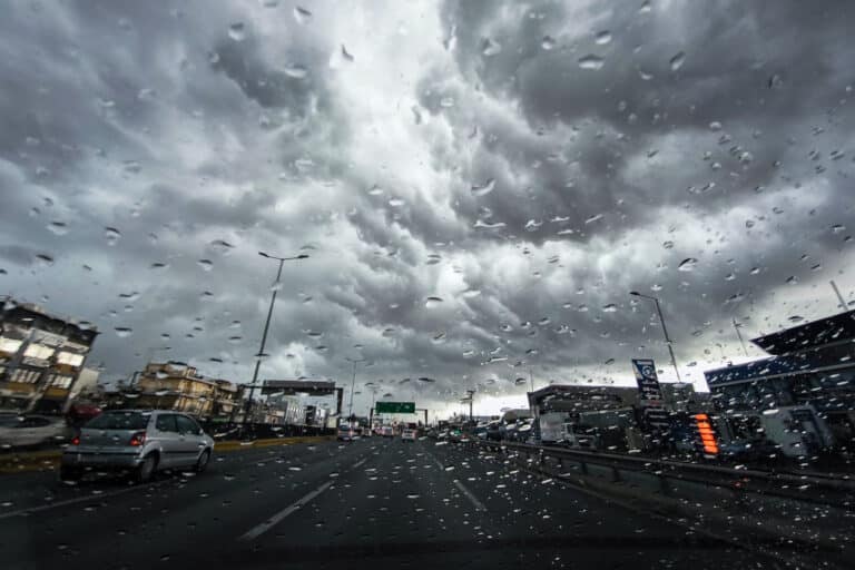 Κακοκαιρία: Red Code για 9 περιφέρειες μέχρι και το Σάββατο – Πού θα είναι επικίνδυνα τα φαινόμενα