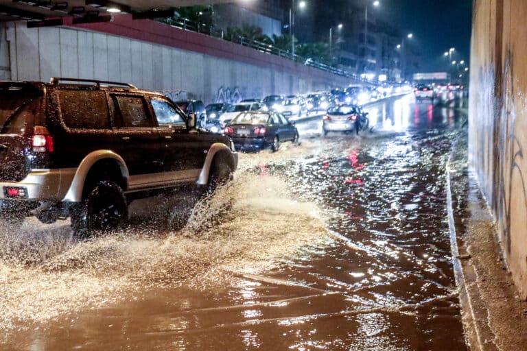 Κακοκαιρία Byron: Μπαράζ μηνυμάτων του 112 στη… μισή Ελλάδα – Πιο δύσκολη μέρα η Παρασκευή (βίντεο)