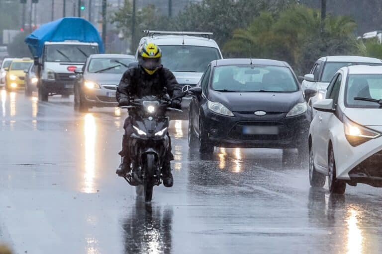 Έκτακτο δελτίο επιδείνωσης καιρού: Ισχυρές βροχές και καταιγίδες από το βράδυ – Πώς θα κάνουμε Τσικνοπέμπτη