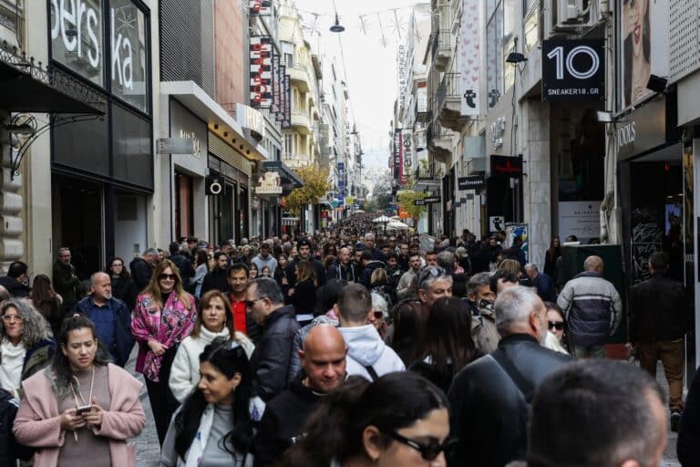 «Κλείδωσε» ο καιρός για τα Χριστούγεννα – Πού θα εκδηλωθούν βροχές και καταιγίδες