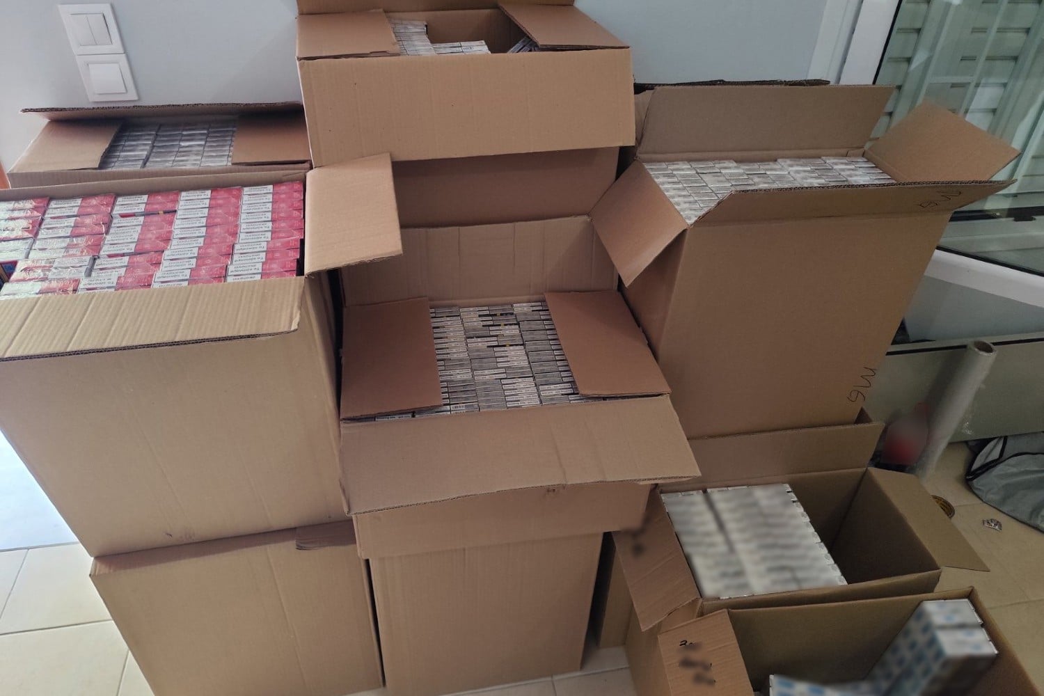 lathraia tsigara peristeri 1 12 2025