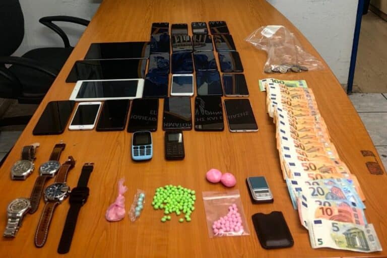 Πατήσια: Αστυνομικοί τσάκωσαν 51χρονο αλλοδαπό με κοκαΐνη και ηρωίνη