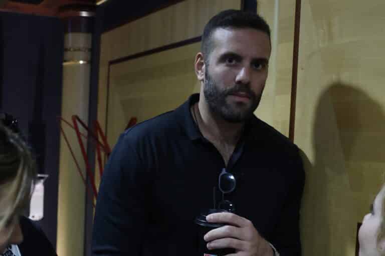 Οι μπουνιές του Νίκου Παππά εναντίον δημοσιογράφου και η διαγραφή του από τον ΣΥΡΙΖΑ – «Πώς να μην σε χτυπήσω έτσι όπως είσαι;»