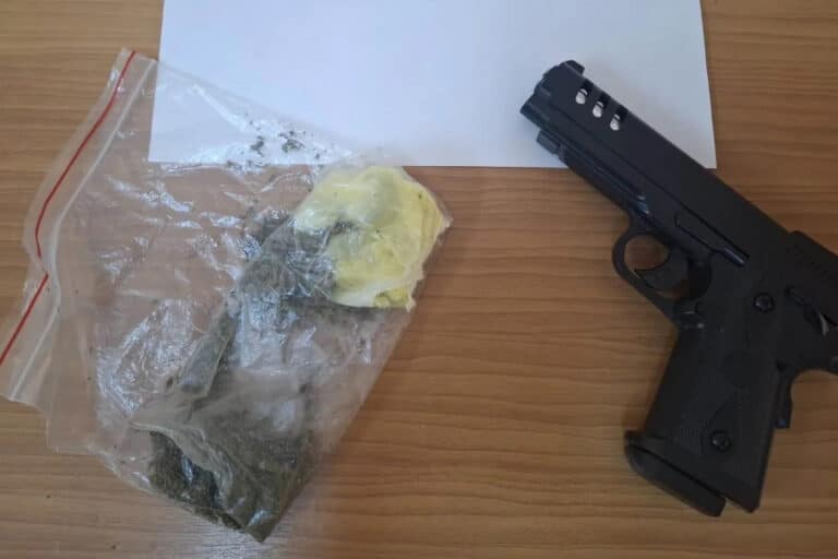 Ημαθία: Συνελήφθησαν δύο άτομα για ναρκωτικά – Ο ένας είχε στην κατοχή του και πιστόλι ρέπλικα