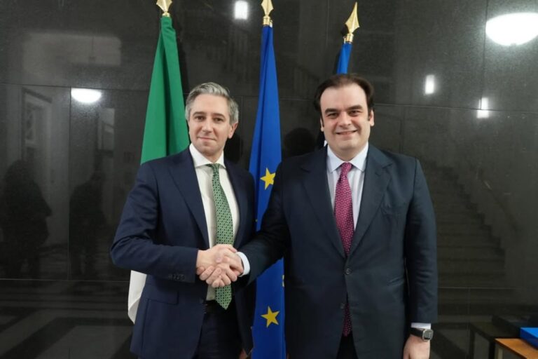 O Πιερρακάκης συναντήθηκε στο Δουβλίνο με τον Ιρλανδό υπουργό Οικονομικών – Τι συζήτησαν