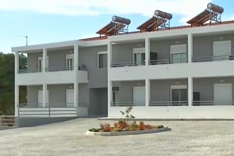 Ένοπλες Δυνάμεις: Ο Δένδιας εγκαινίασε 37 νέες στρατιωτικές κατοικίες στο Χαϊδάρι