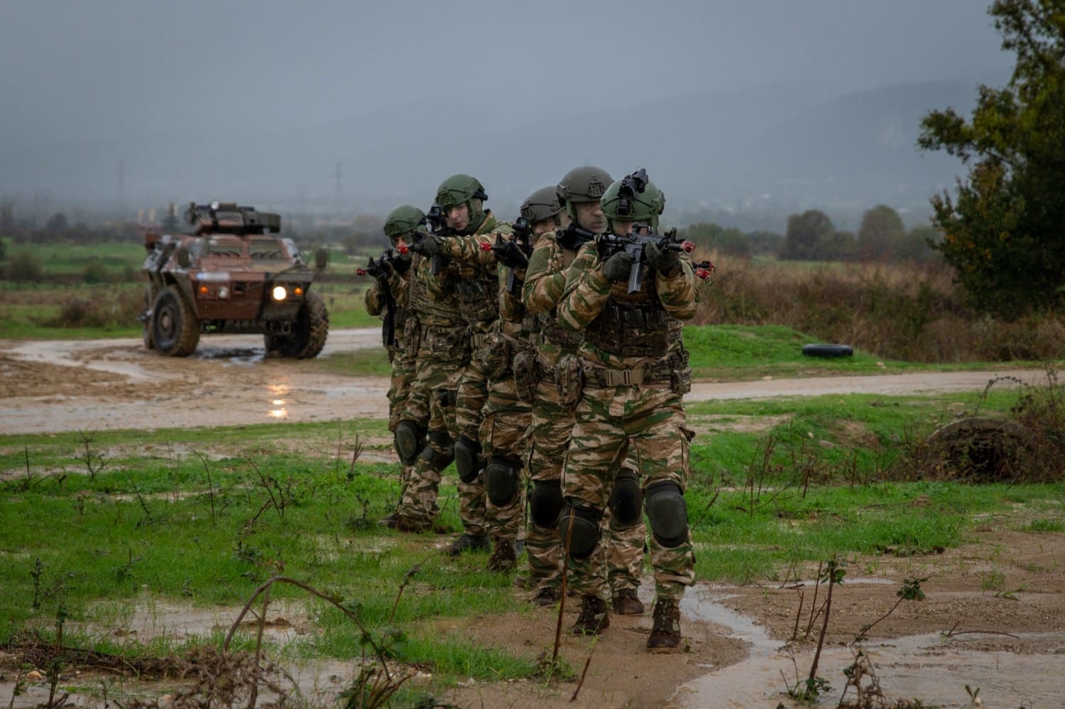 stratiotiki askisi 2 12 2025 2