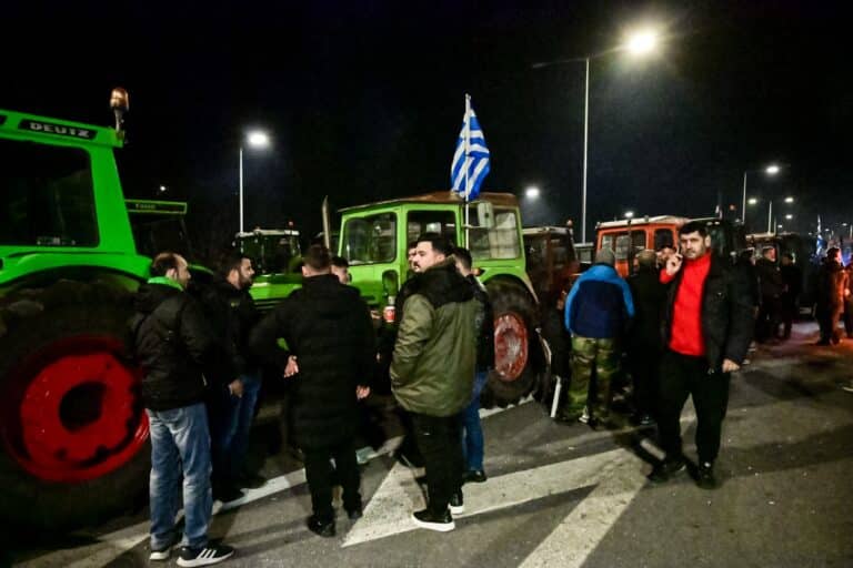 Αγρότες: Το σχέδιο της ΕΛ.ΑΣ για τα μπλόκα και τους αποκλεισμούς σε λιμάνια και τελωνεία – Χιλιάδες τρακτέρ στους δρόμους