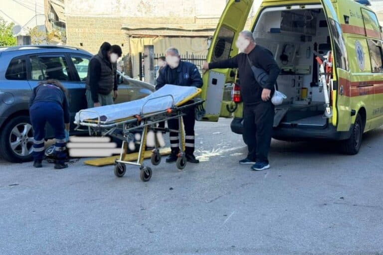 Αγρίνιο: Αυτοκίνητο συγκρούστηκε με διανομέα – Μεταφέρθηκε στο νοσοκομείο με σπασμένο πόδι 