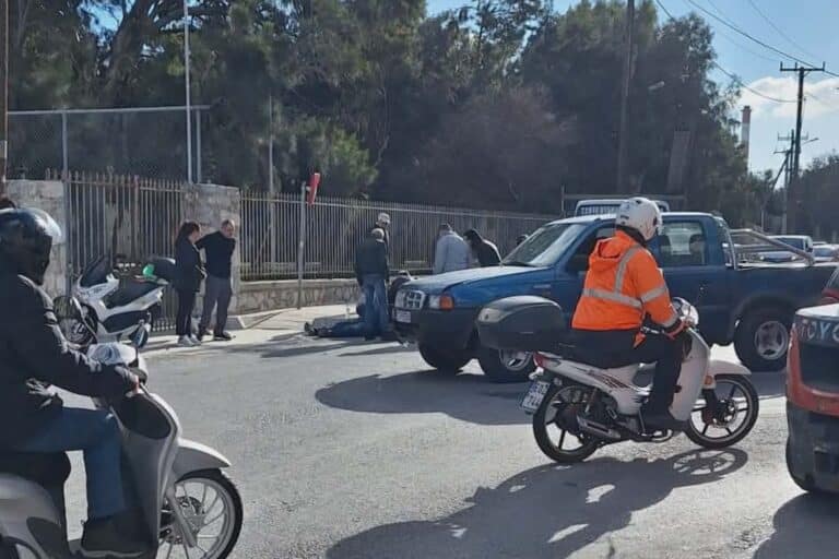 Τροχαίο στη Σύρο: ΙΧ συγκρούστηκε με μηχανή – Τραυματίστηκε ο αναβάτης