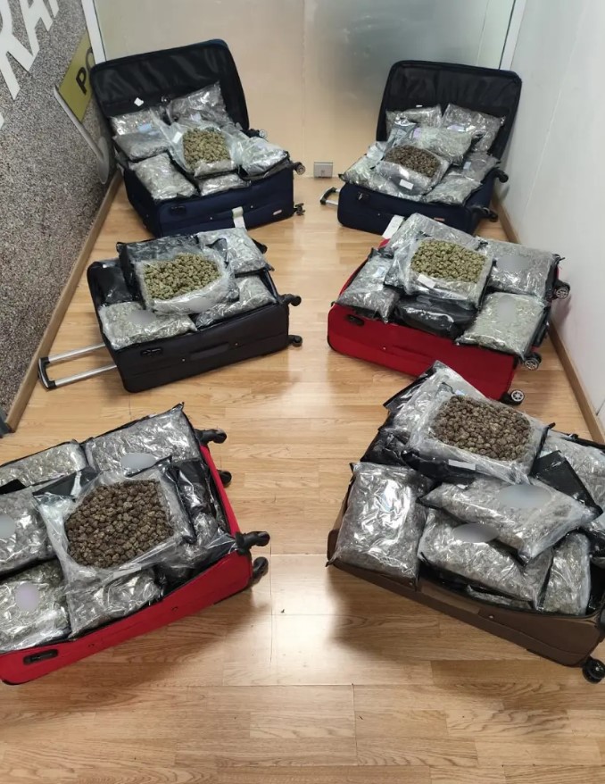 aerodromio narkwtika