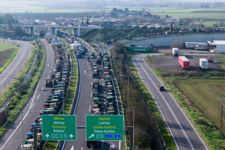 Σε 48ωρο αποκλεισμό Εθνικών Οδών και παρακαμπτηρίων προχωρούν οι αγρότες – Παρέμβαση από τον Άρειο Πάγο για τα μπλόκα