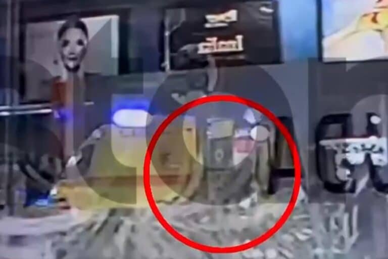 Πατήσια: Βίντεο-ντοκουμέντο από τη ληστεία 16χρονου – Η στιγμή που τον παραλαμβάνει το ασθενοφόρο  