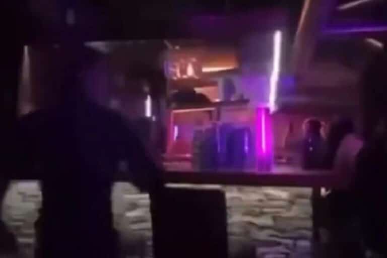 Ελβετία: Η στιγμή που παίρνει φωτιά το ταβάνι στο μπαρ του Κραν Μοντανά με αποτέλεσμα να σκοτωθούν 47 άτομα (βίντεο)