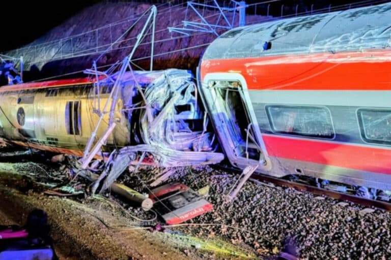 Ισπανία: Στους 45 οι νεκροί από τη σιδηροδρομική τραγωδία – Διασώθηκε σκύλος έπειτα από τέσσερις ημέρες!