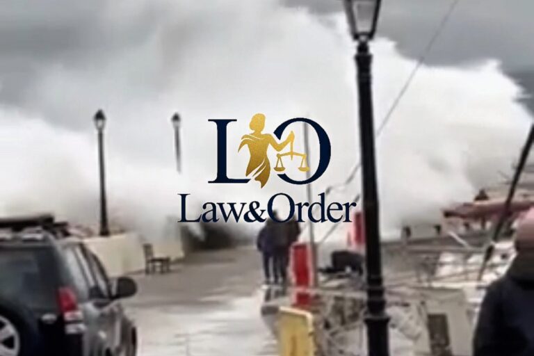 Σοκαριστικό βίντεο: Η στιγμή που τα κύματα παρασέρνουν τον 53χρονο λιμενικό στο Παράλιο Άστρος